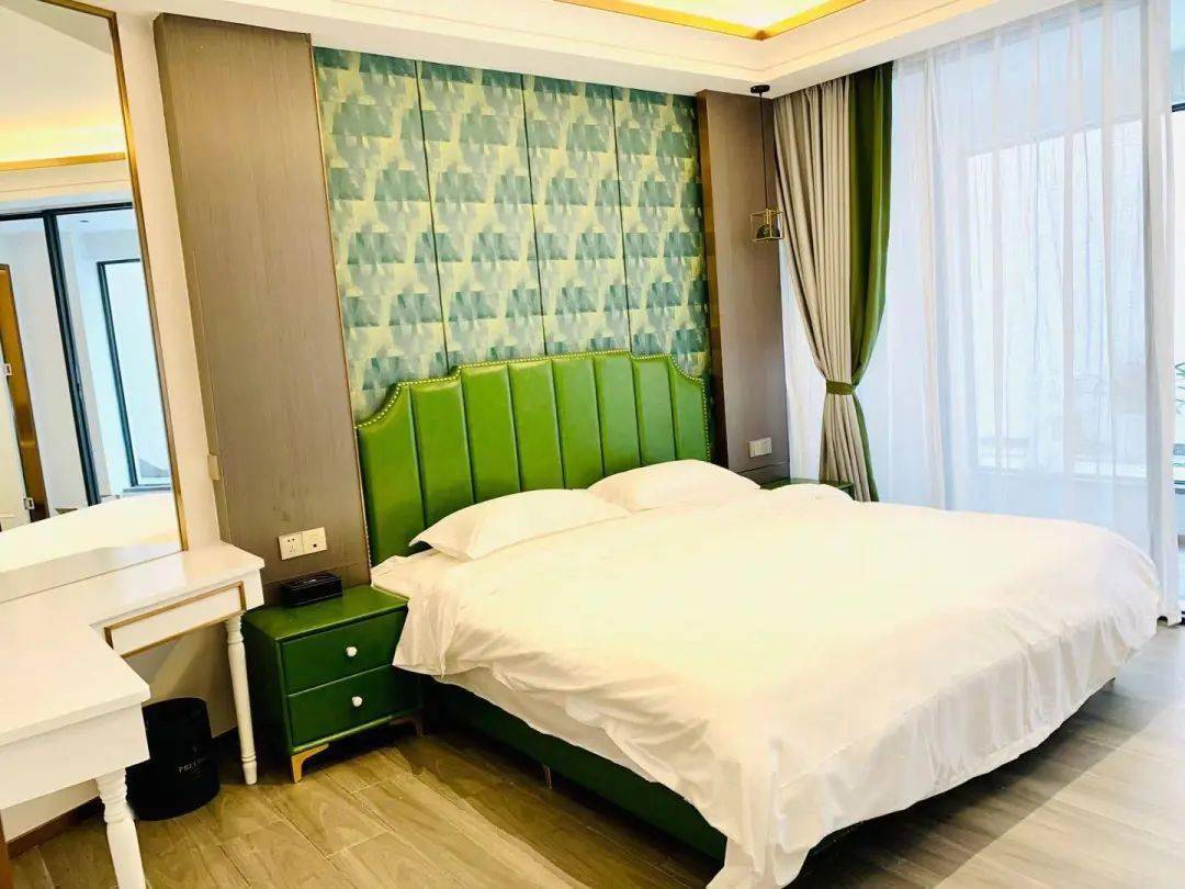 能吃能嗨能泡汤的温泉别墅才是王道!