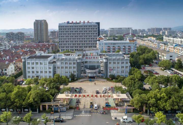 在10年合作期内,由浙江省中医院与安吉县人民政府共同出资建设的"浙北
