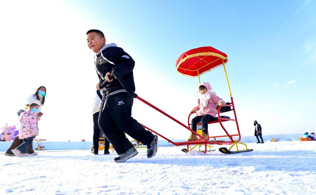 甘肅甘州 冰雪城裡歡樂多_張掖市_甘州區_絲路