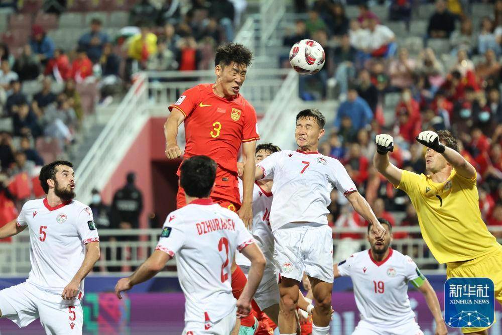 亚洲杯丨小组赛:中国队战平塔吉克斯坦队_比赛_新华社_球员