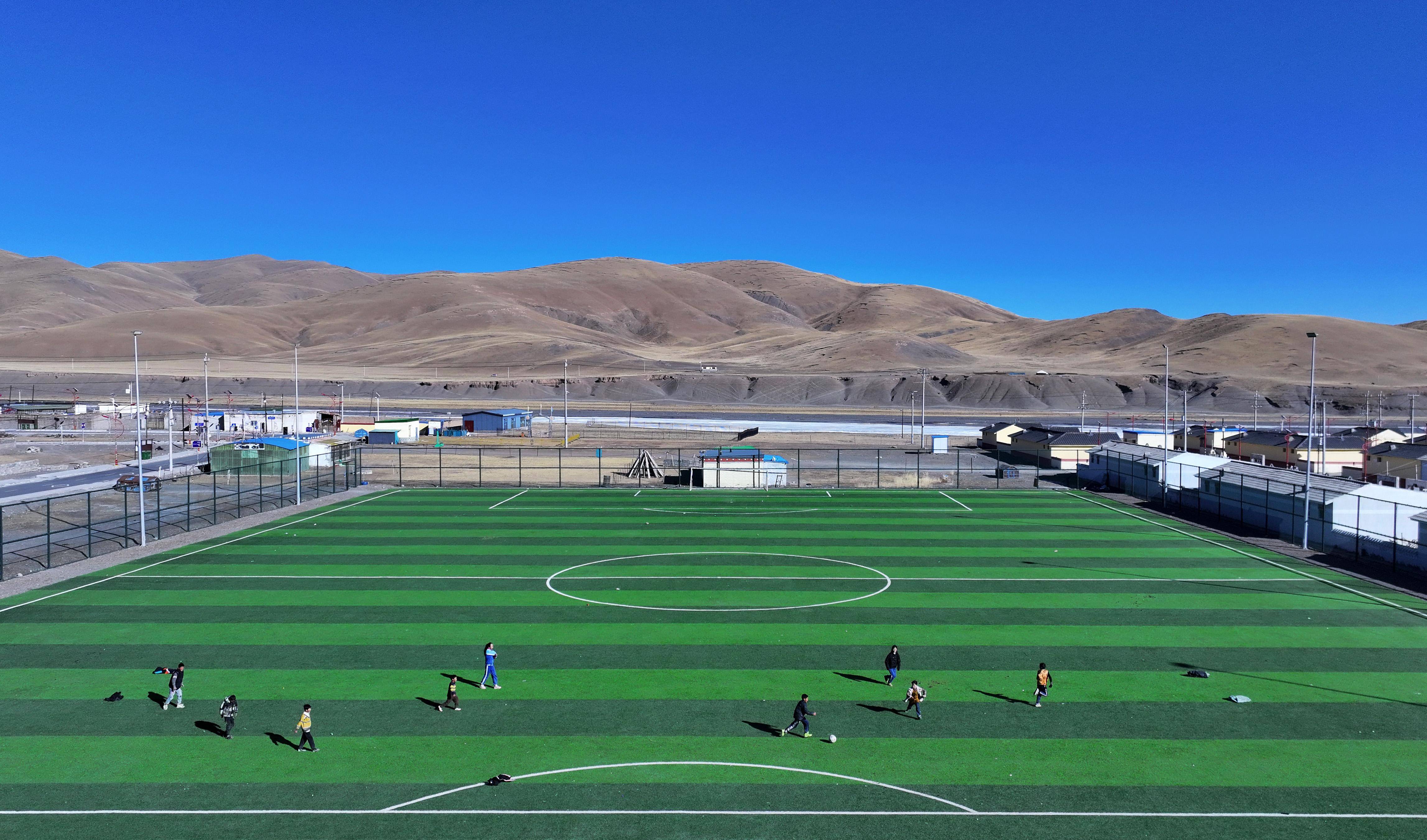 黄河源头孩子们的多彩假期_曲麻莱县_青海省_玉树