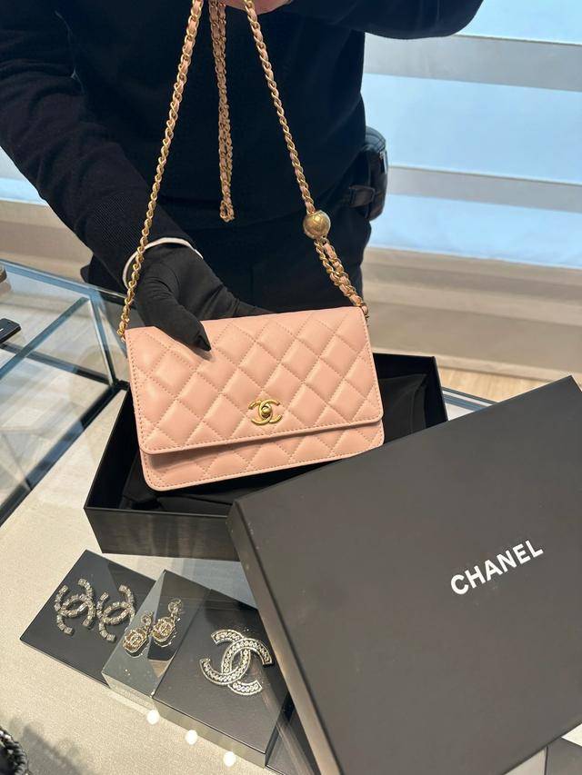 香奈儿_黑色_woc_粉色