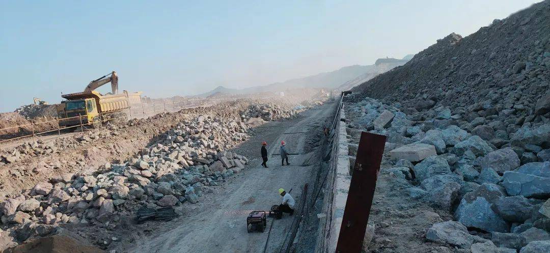 天台苍山产业集聚区二期"裘凤路"项目开工!_工程_道路_建设