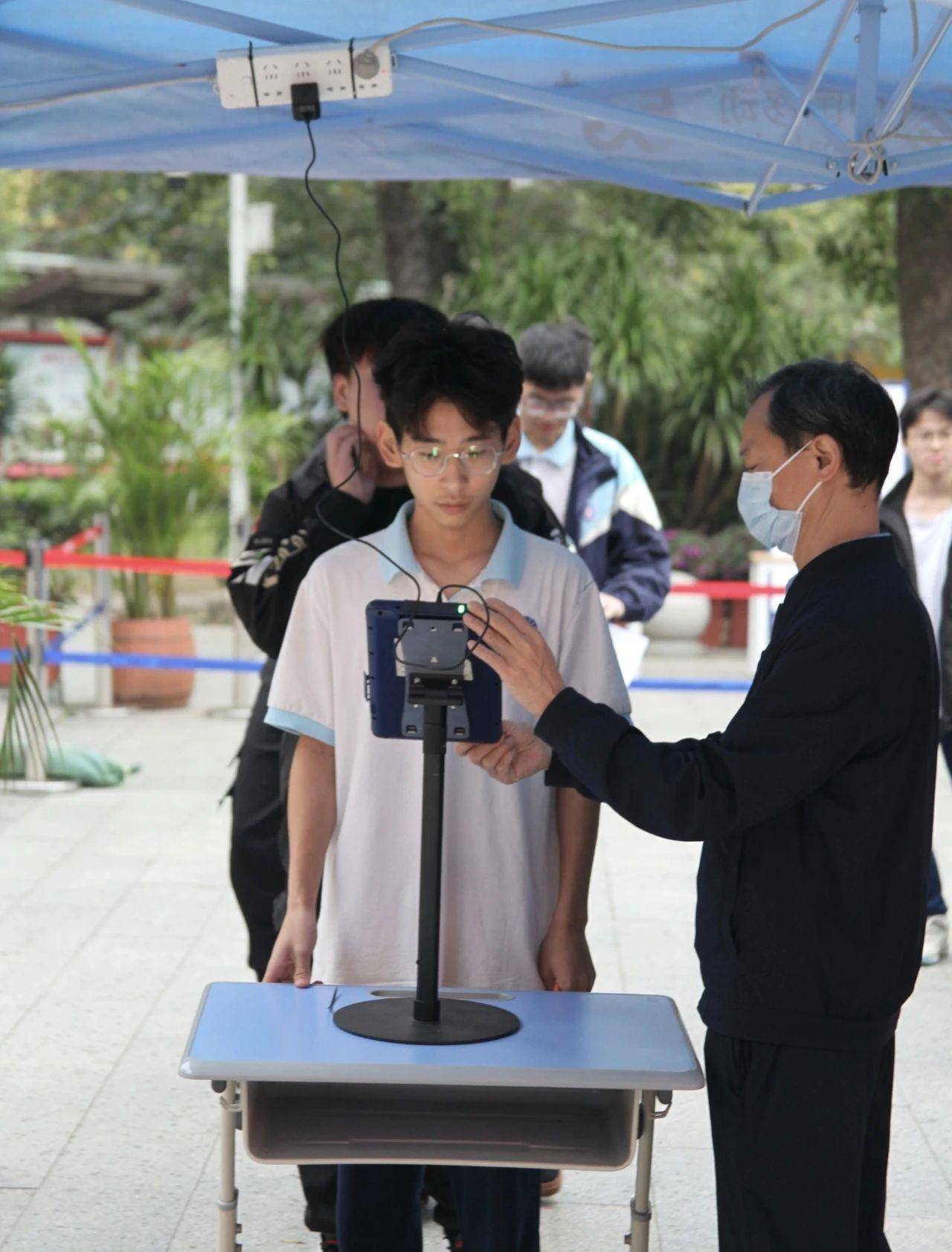 "广州市轻工职业学校党委副书记,校长黄艳告诉南都记者,学校在满足