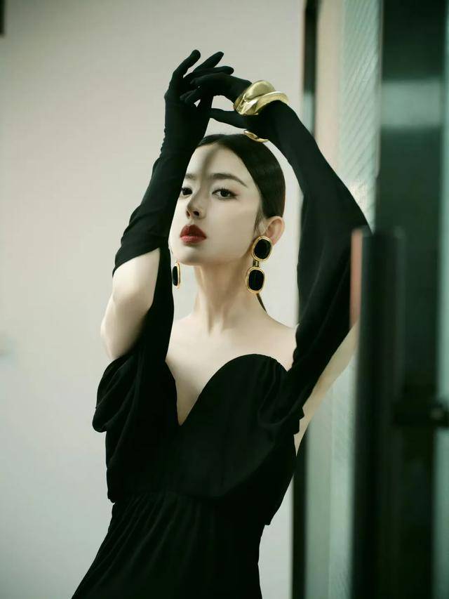 古力娜扎:靓丽逼人!_魅力_黑色_礼服