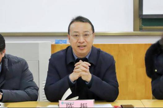 学院党委书记苏楠,院长陈振,副书记蔡镔,副院长李晔,许昌校区副校长杨