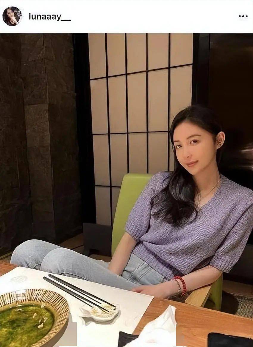 潘玮柏老婆晒照庆生,一身红衣妆容精致超美,收6个蛋糕展好人缘_宣云