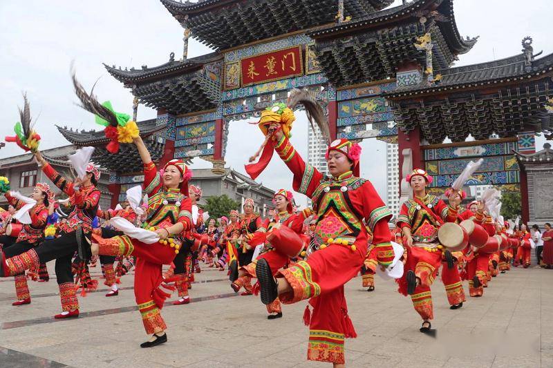 彝山花鼓图片