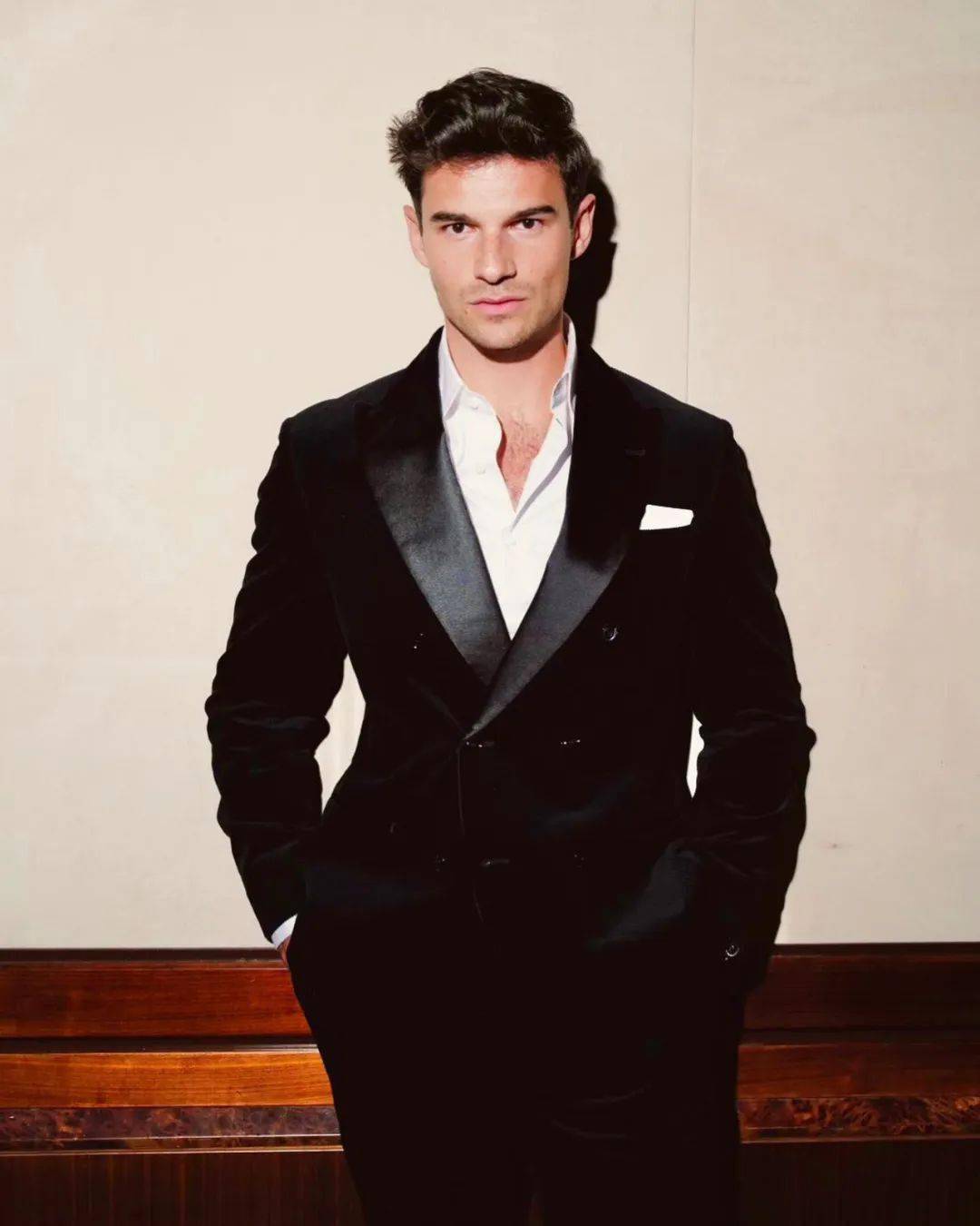 他的胸毛好性感!_the_forman_paul