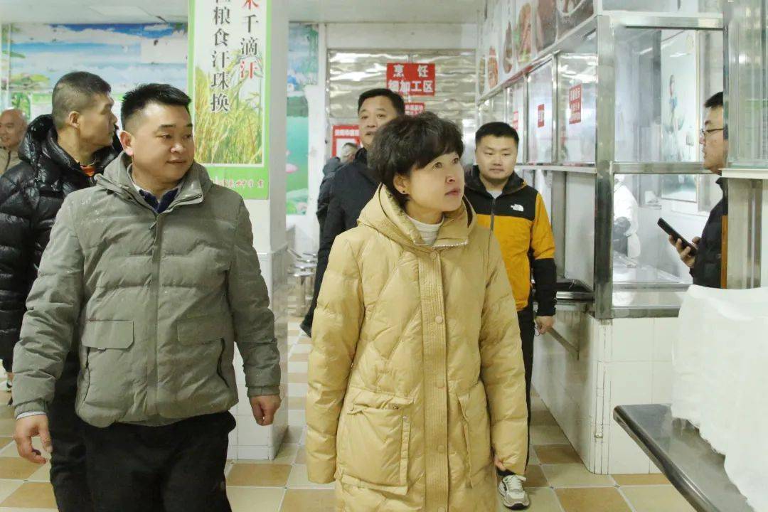 副市长刘岚率队"四不两直"检查冬季校园安全工作_贵阳市_进行_情况