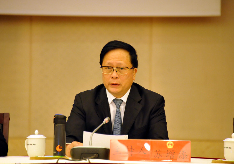 1988年5月起历任福建省物委副主任,厦门市委常委,副书记,福建省体改委