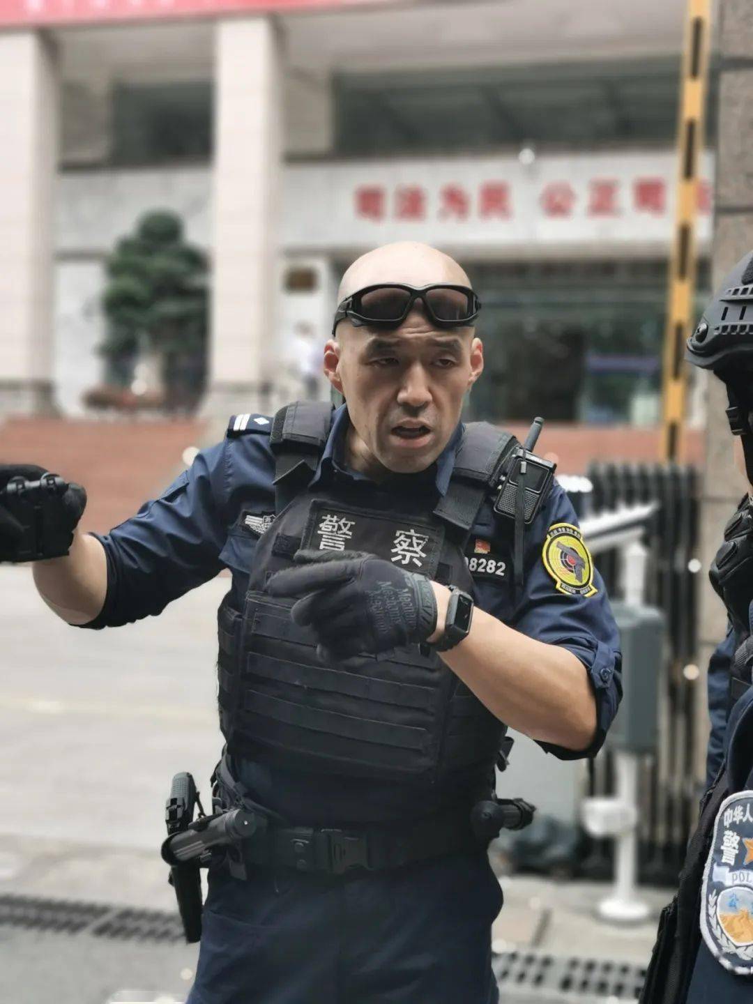 成都警察吴杰:硬核教官,燃爆实战赛场