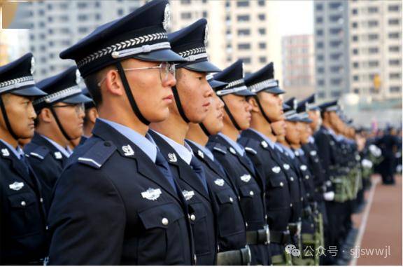 厅机关2021年度总结表彰会上,厅党委书记,厅长董一兵出席会议并讲话