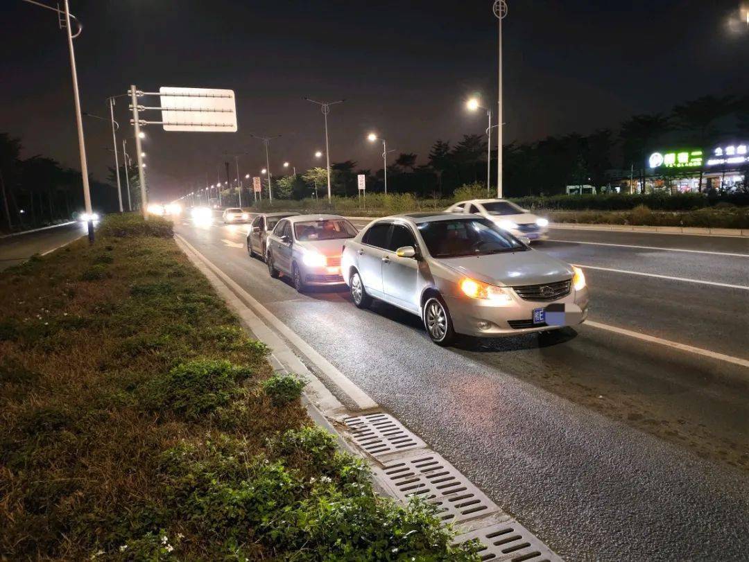 事发向海大道,三车连环碰撞!_事故_北海市_戚某