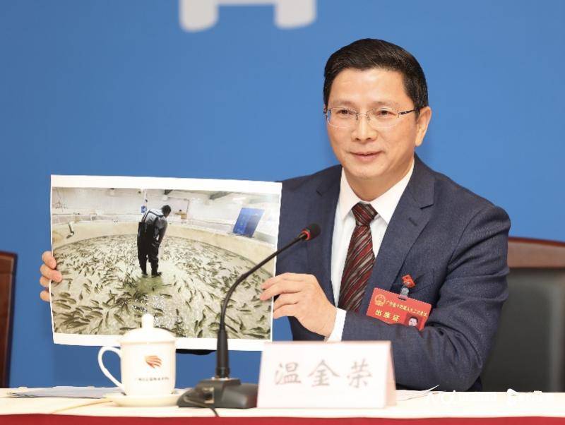 在谈及惠州实施"百千万工程"的举措和成效时,惠州市市长温金荣向大家