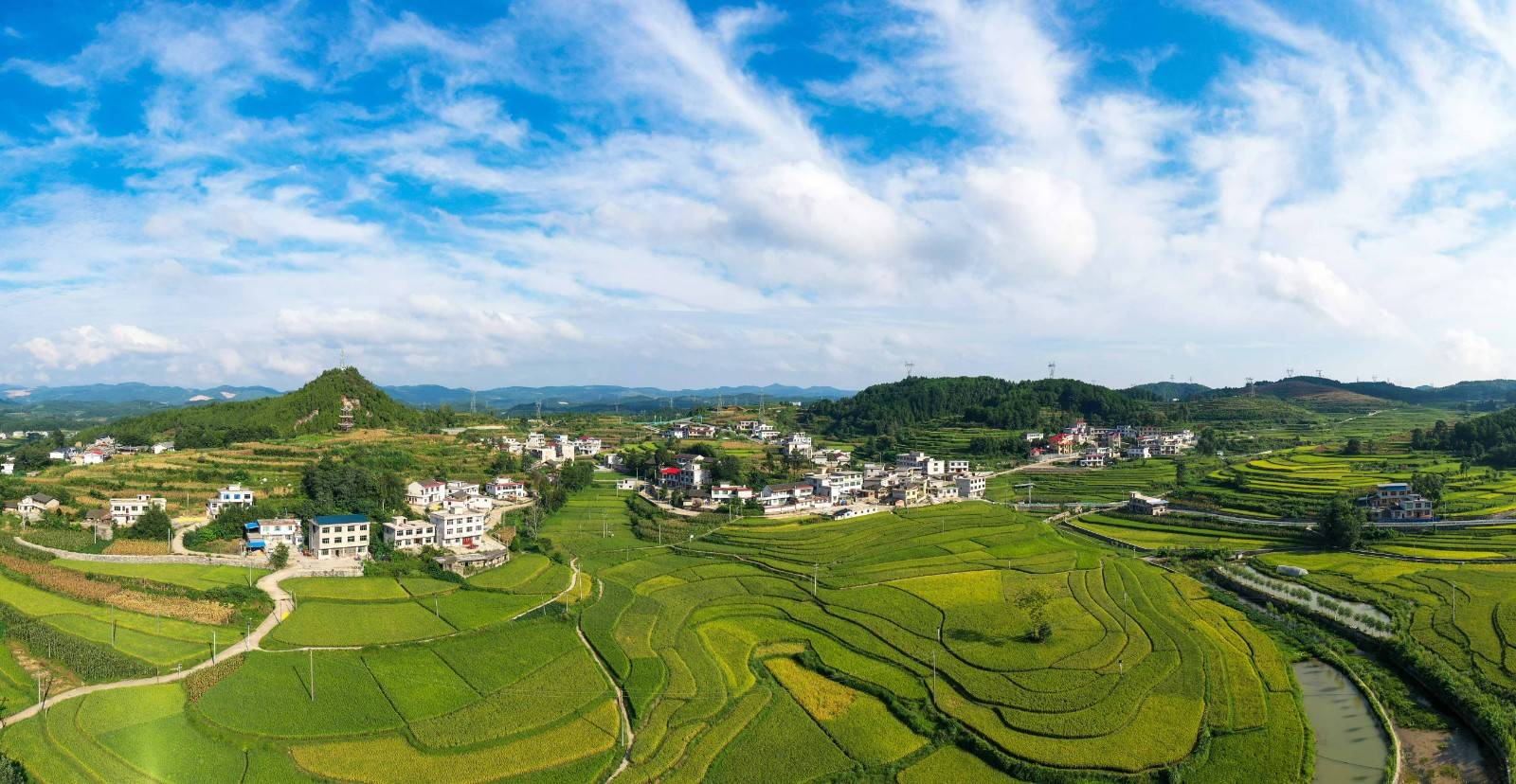 在玉屏自治縣亞魚鄉郭家灣村,年過花甲的種糧大戶陳龍應如今又改造了