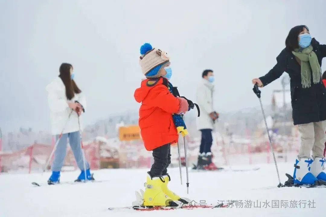 早指定時間地點出發車赴臨沂,前往【浮來青滑雪場】,滑雪場設施完備