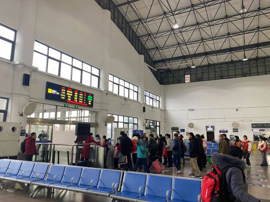春运首日!城区各客运站点井然有序_孝感_旅客_进站