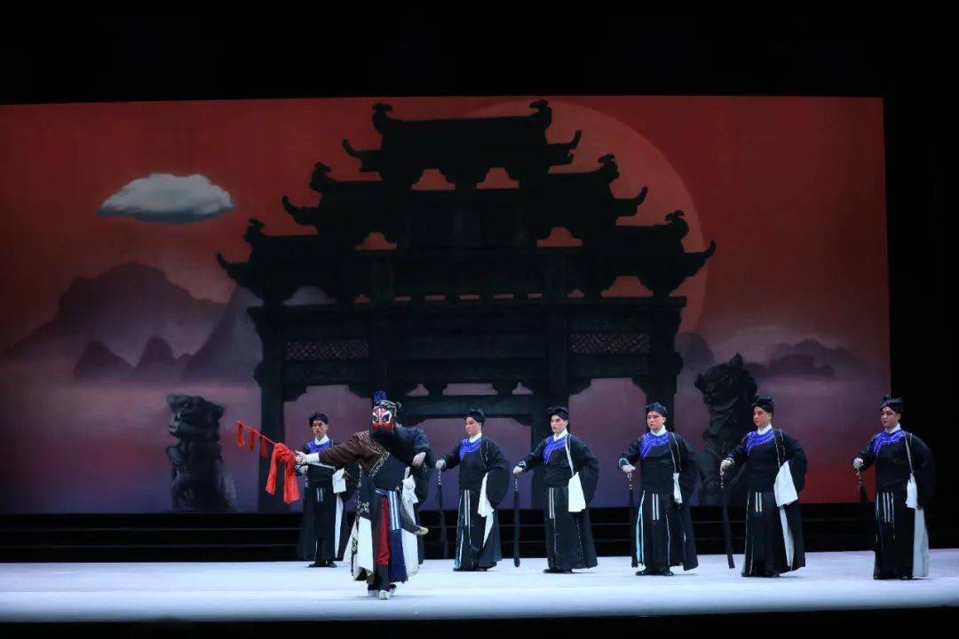 陈世美得中状元,招为驸马后不认前妻秦香莲母子,反差韩琦于土地庙杀害