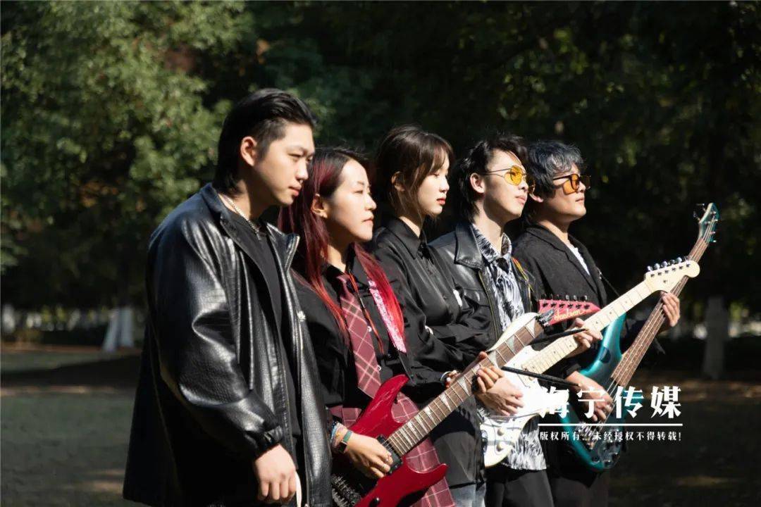 海宁这支乐队很火,平时身份竟是…_音乐_杨梅_大潮