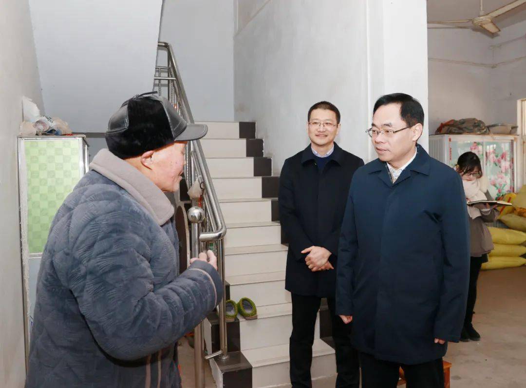 李光超走访慰问老党员,困难群众和见义勇为人员_宿州市_泗县_人民