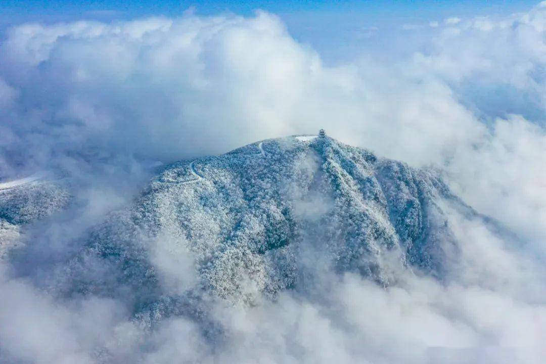 拥抱雪山,快去汉中龙头山寻一份冬日浪漫!_玻璃_云海_栈道
