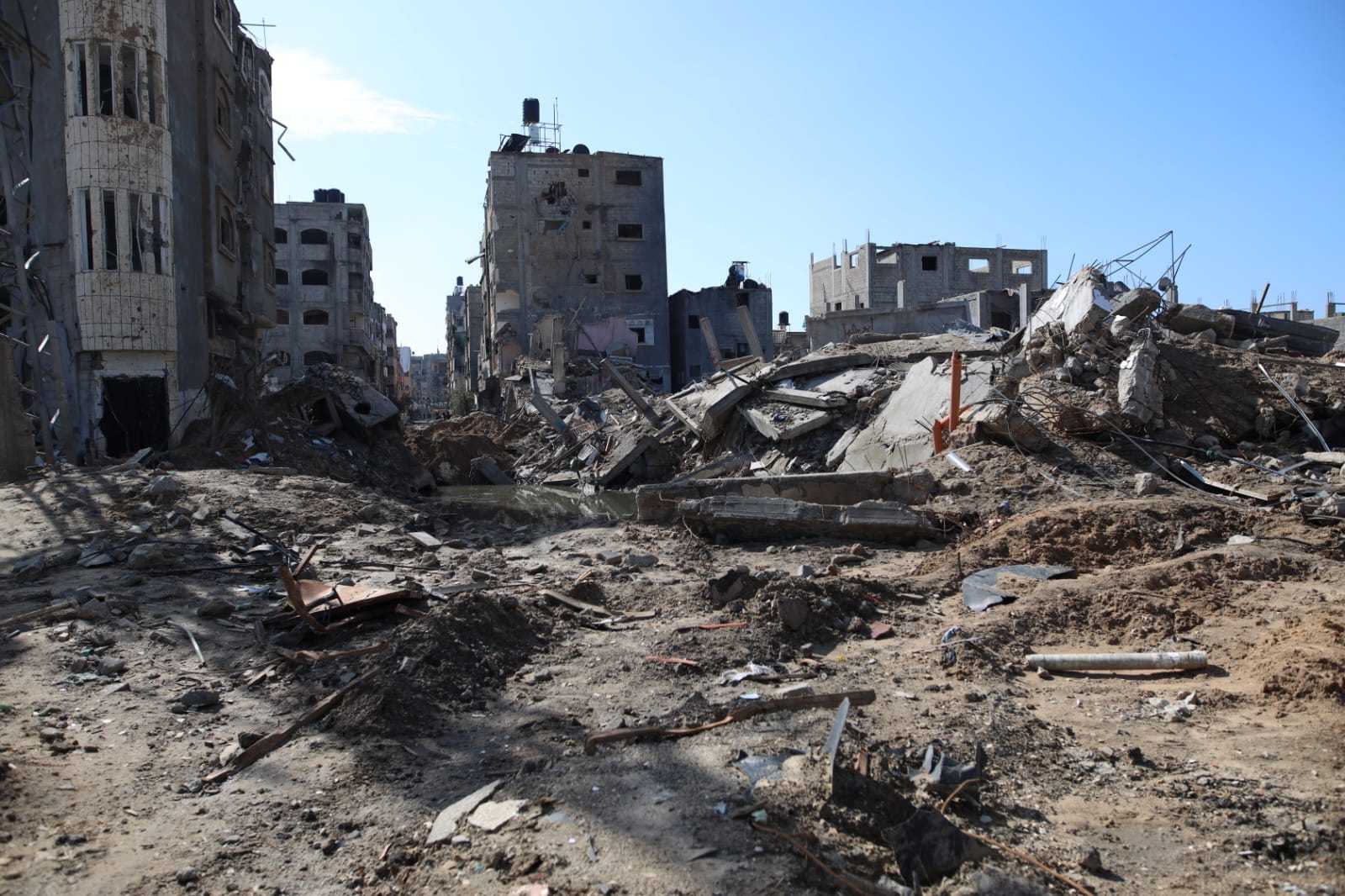 探访加沙地带中部迈加齐难民营_新华社_道路_废墟