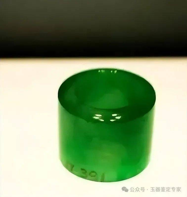 小小玉扳指都玩不起了 !_乾隆_剔红_皇帝