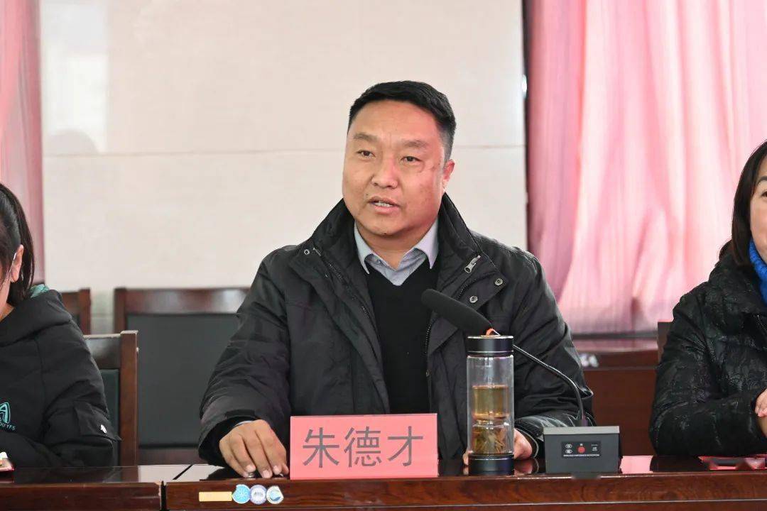 在签约座谈会上,南涧县人民政府副县长朱德才对州人民医院近年来的