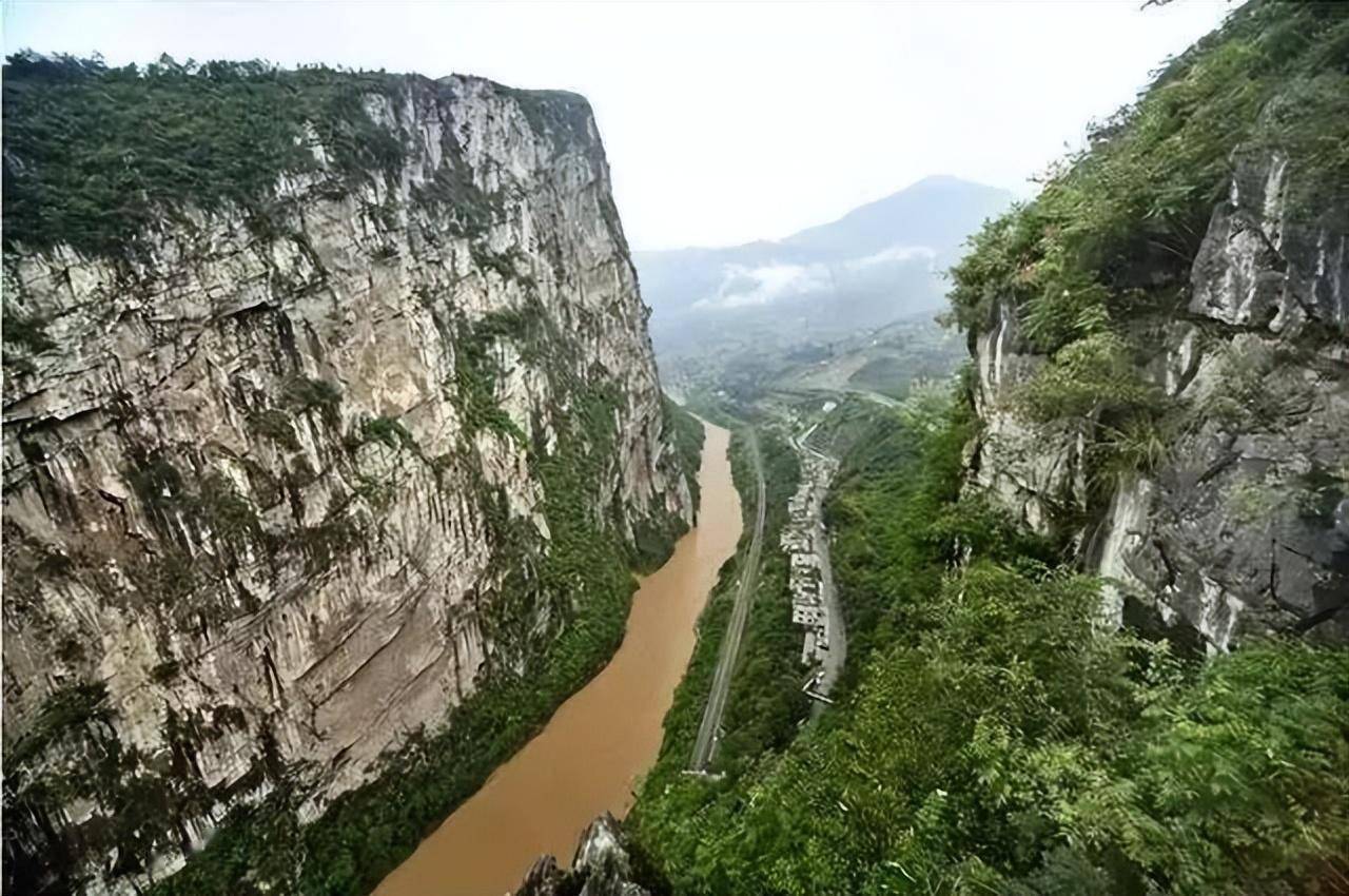 半山峒路堑图片图片