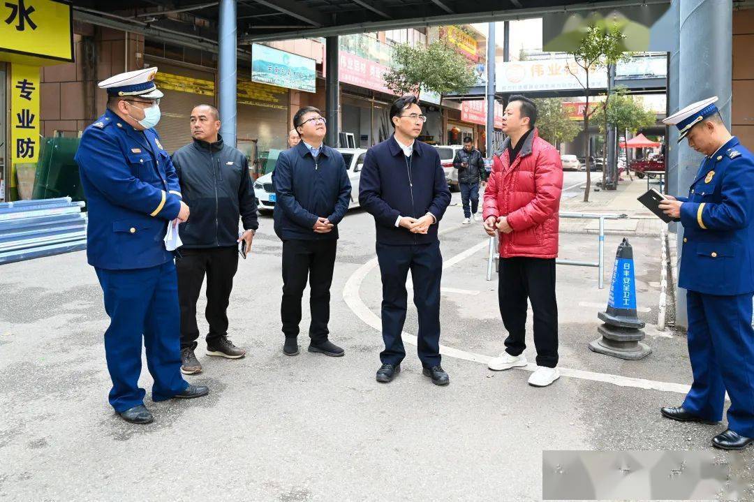 王绍基一行先后到龙凤丽都二手交易市场,南涧县维清艺术培训学校,南涧