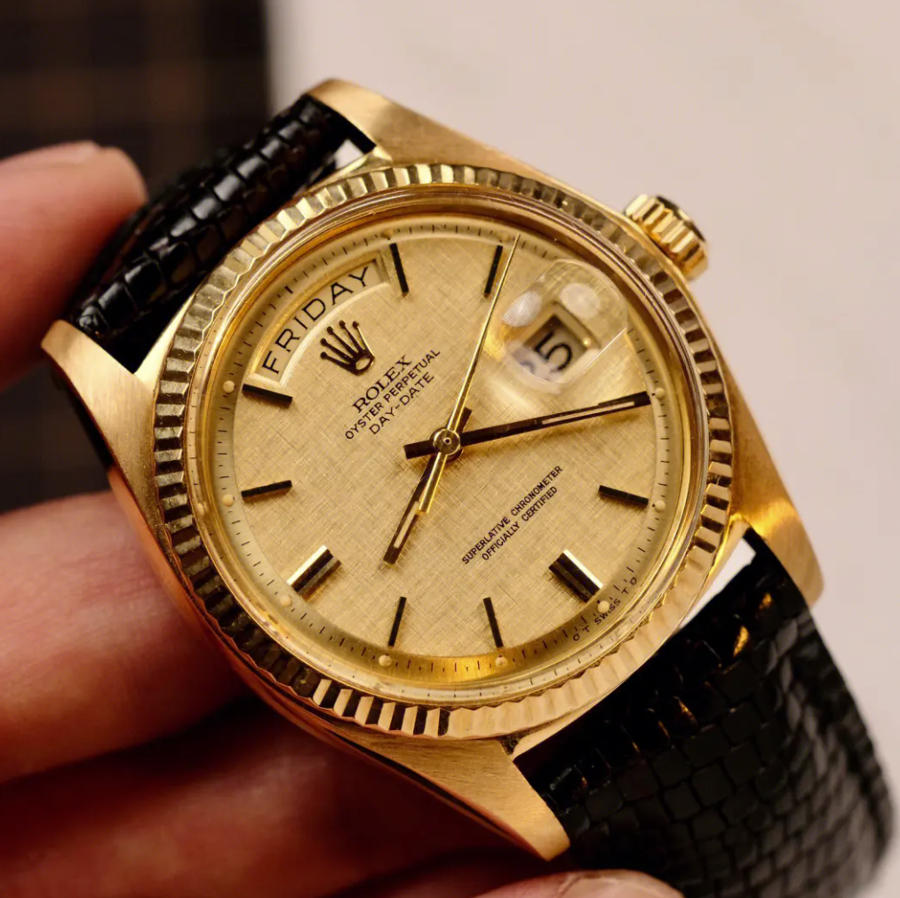 2022年12月,"三老表"开车来到上海,"专门"找毛阿婆陪他去买一只劳力士