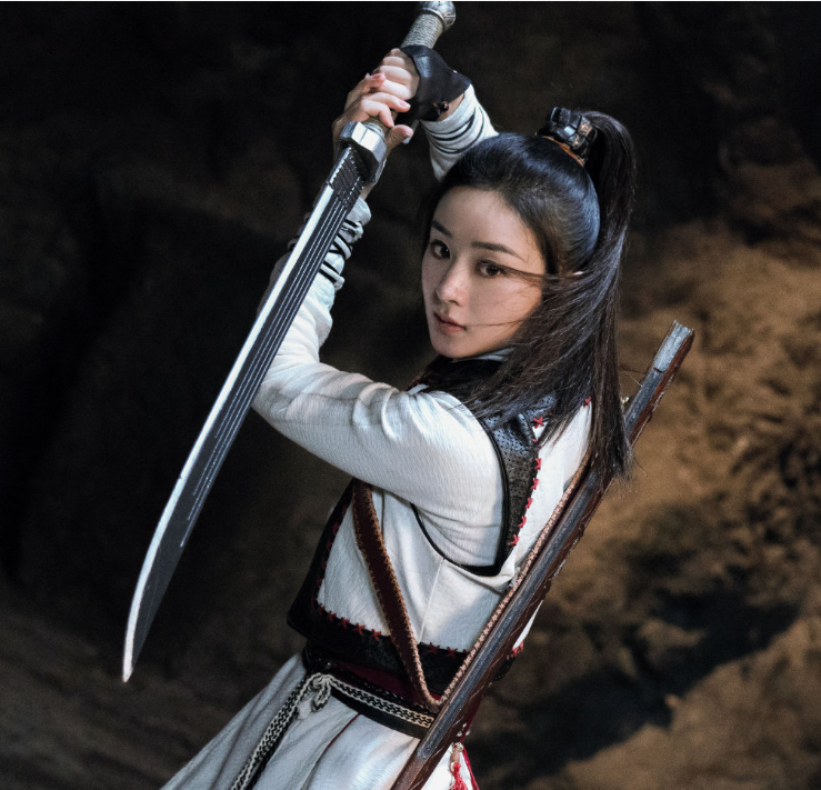 少侠携刀至,踏马意气归!