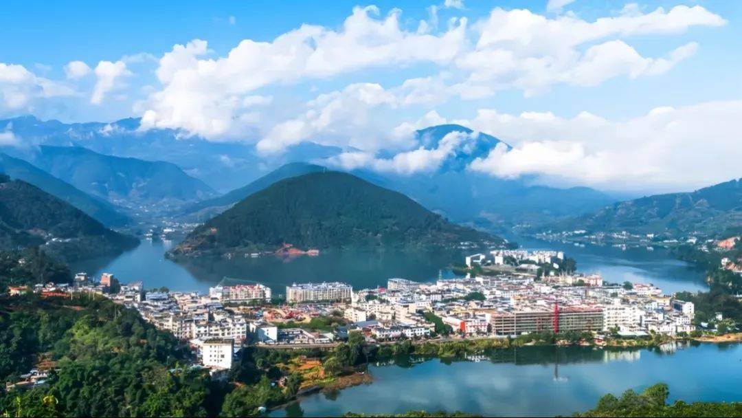 碧波荡漾,群山环绕,生态与发展同步走_渔门镇_二滩_观光