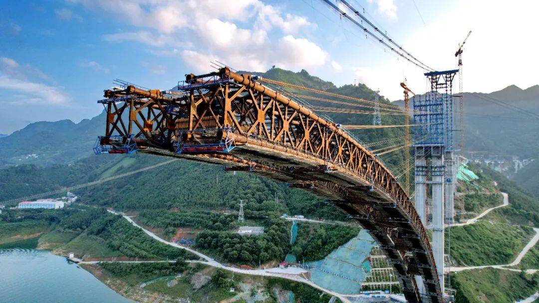 世界最大跨径拱桥——天峨龙滩特大桥建成通车_建设_混凝土_广西