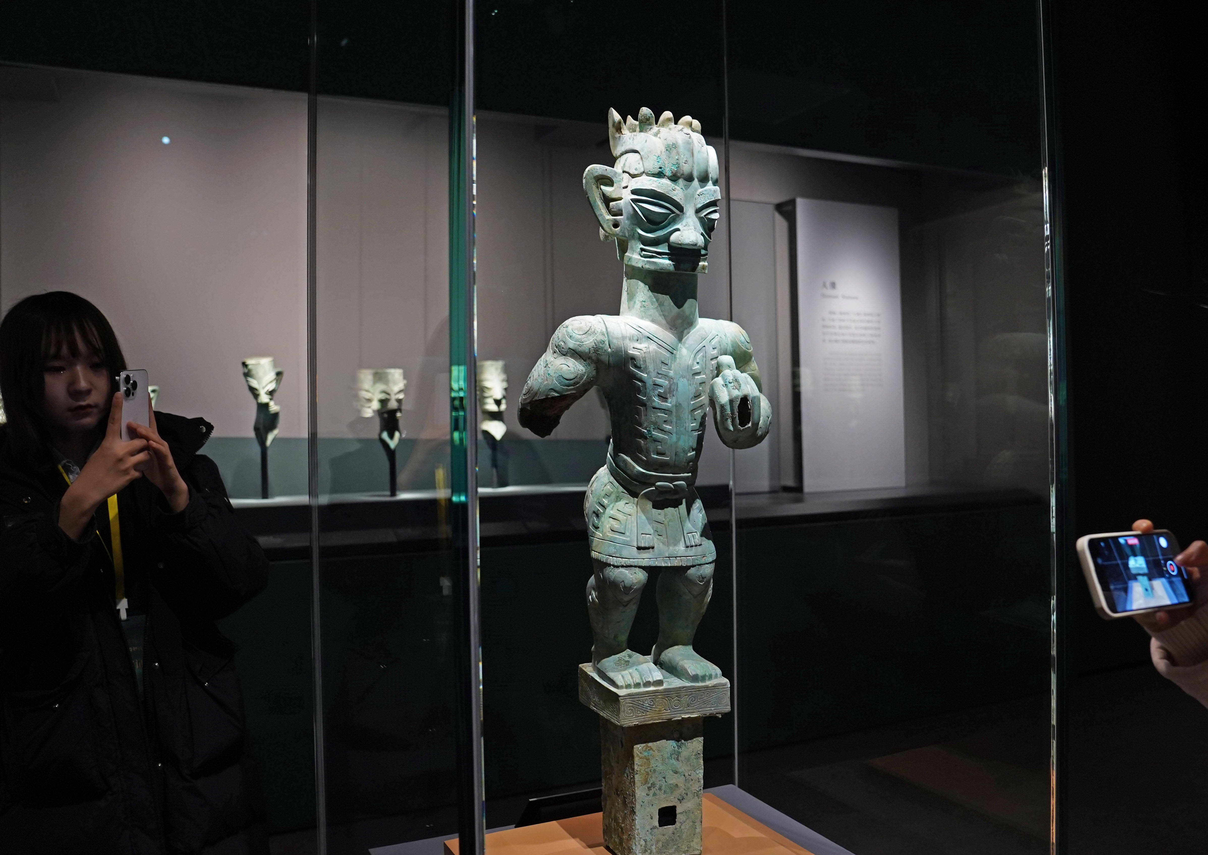 上海博物馆东馆启用 首展三星堆呈现璀璨古蜀文明_展览_展厅_文物