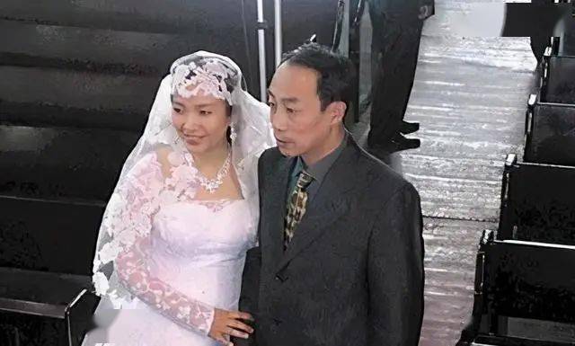 孙海英:被前妻抛弃,儿子离世成他一生的痛,再婚对继子视如已出_感情