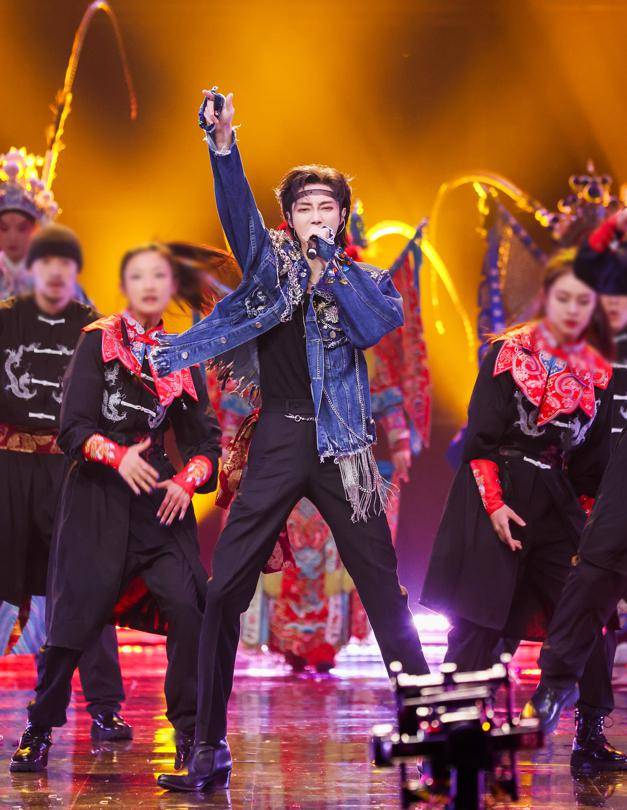 《回家过年—2024年吉林卫视春节联欢晚会》明晚见_吉友_舞台_红旗