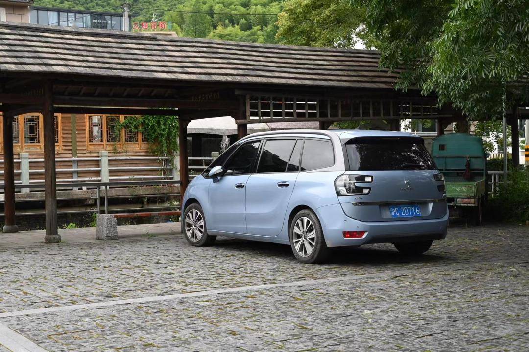 比视野还辽阔的是设计师的灵感,清新脱俗的mpv——二手 c4毕加索 5座