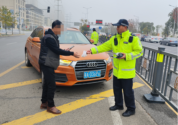 南昌交警刚刚发布!一批人被曝光_车号_地点_施尧路