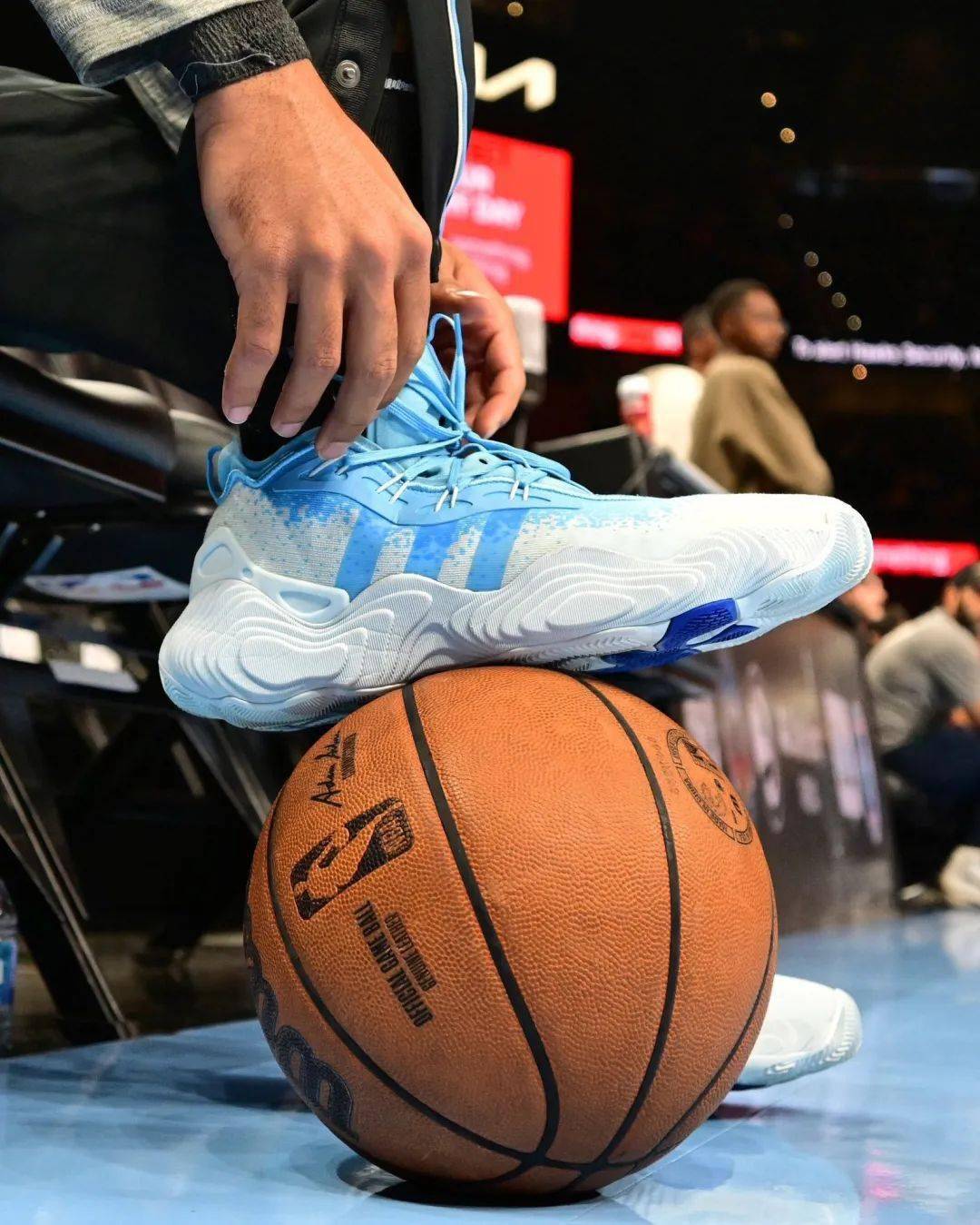 67一期视频,带你回顾2023年发生的所有球鞋事件_塔图姆_耐克_阿迪