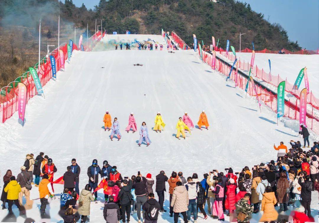 滨州十里荷塘滑雪场图片