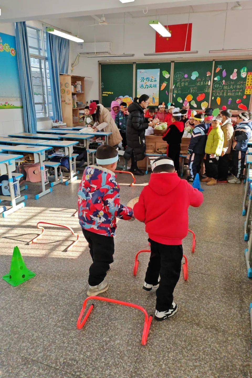 "田园乐 庆丰收"——花园小学一年级游考活动_劳动_蔬菜_带着