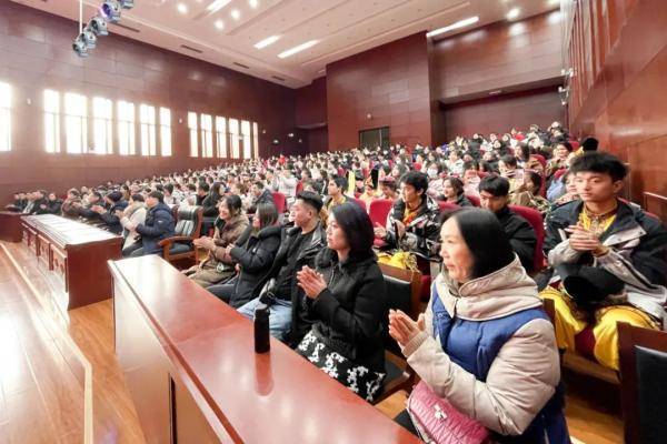 2024新春慰问天津市崇化中学,南仓中学新疆班师生_爱心_活动_人士
