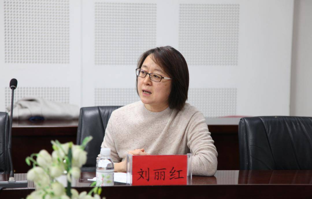 市南区教育和体育局召开支教教师座谈会_工作_协作_交流