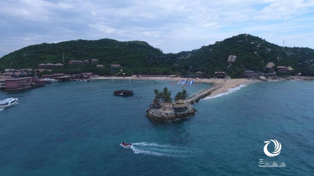 分界洲島陵水天生麗質的蜈支洲島,島上的海灘綿長,細膩潔白,有著獨特