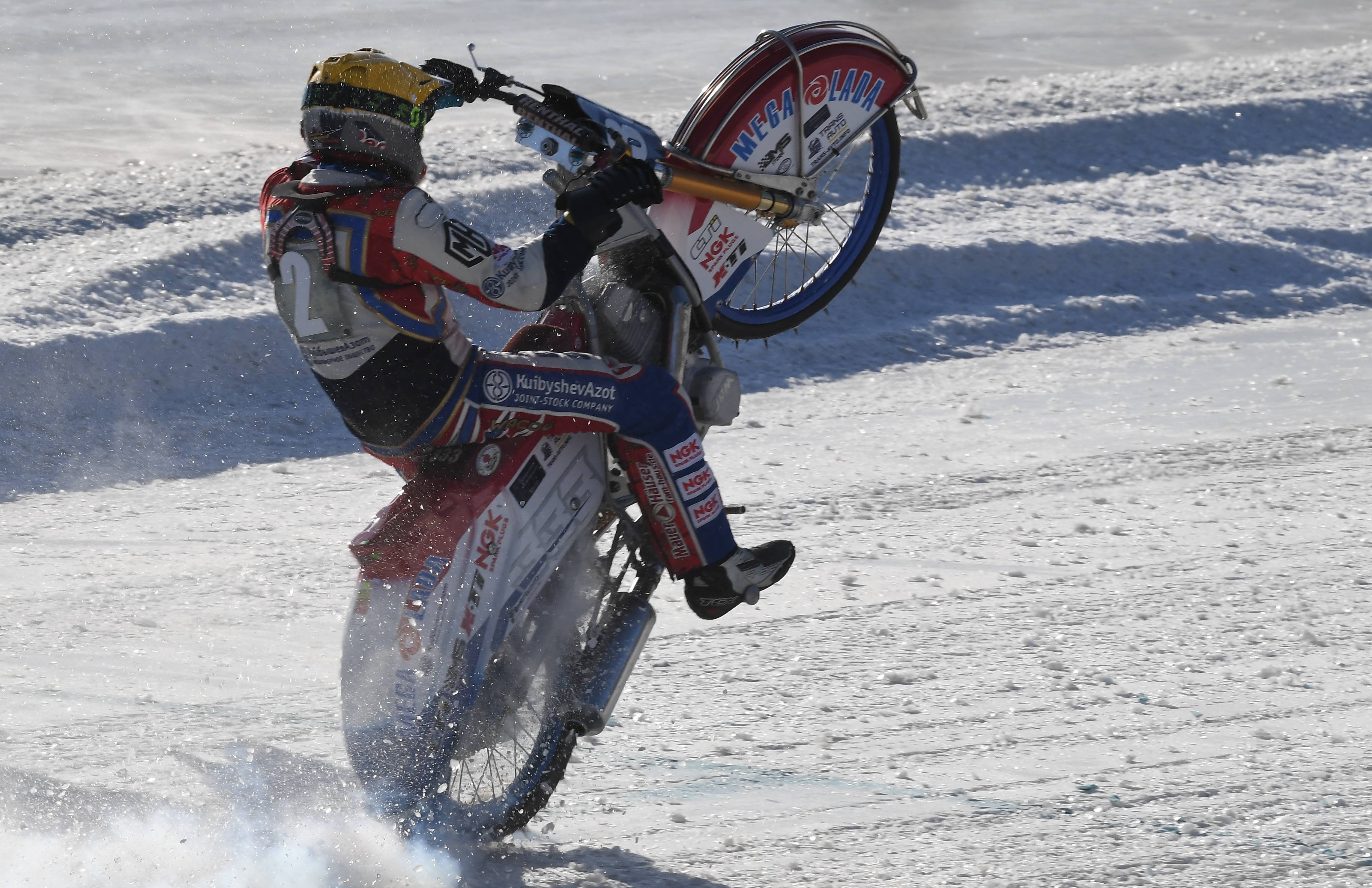 俄罗斯:冰上摩托车赛_新华社_选手_外代