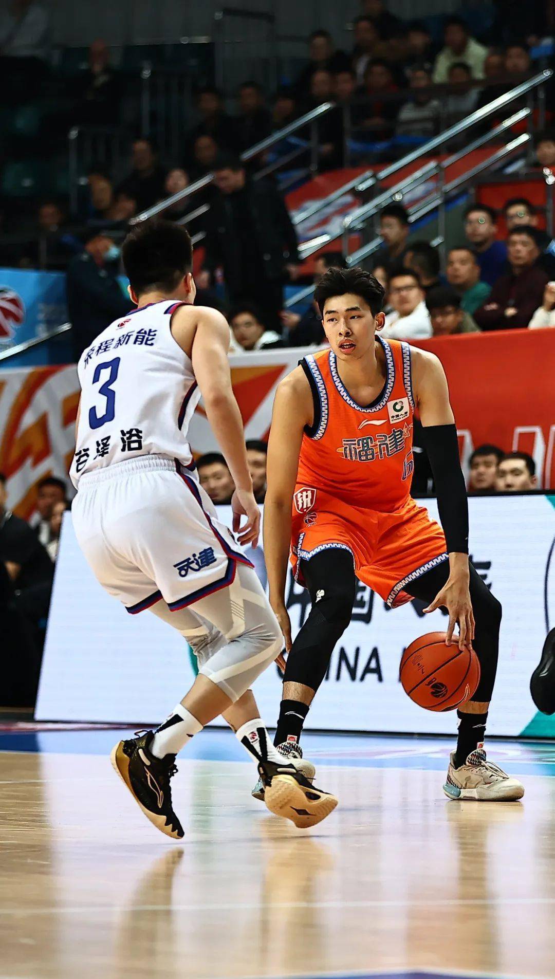 【球员专访】邹阳:我只想赢球!_比赛_新秀_篮球