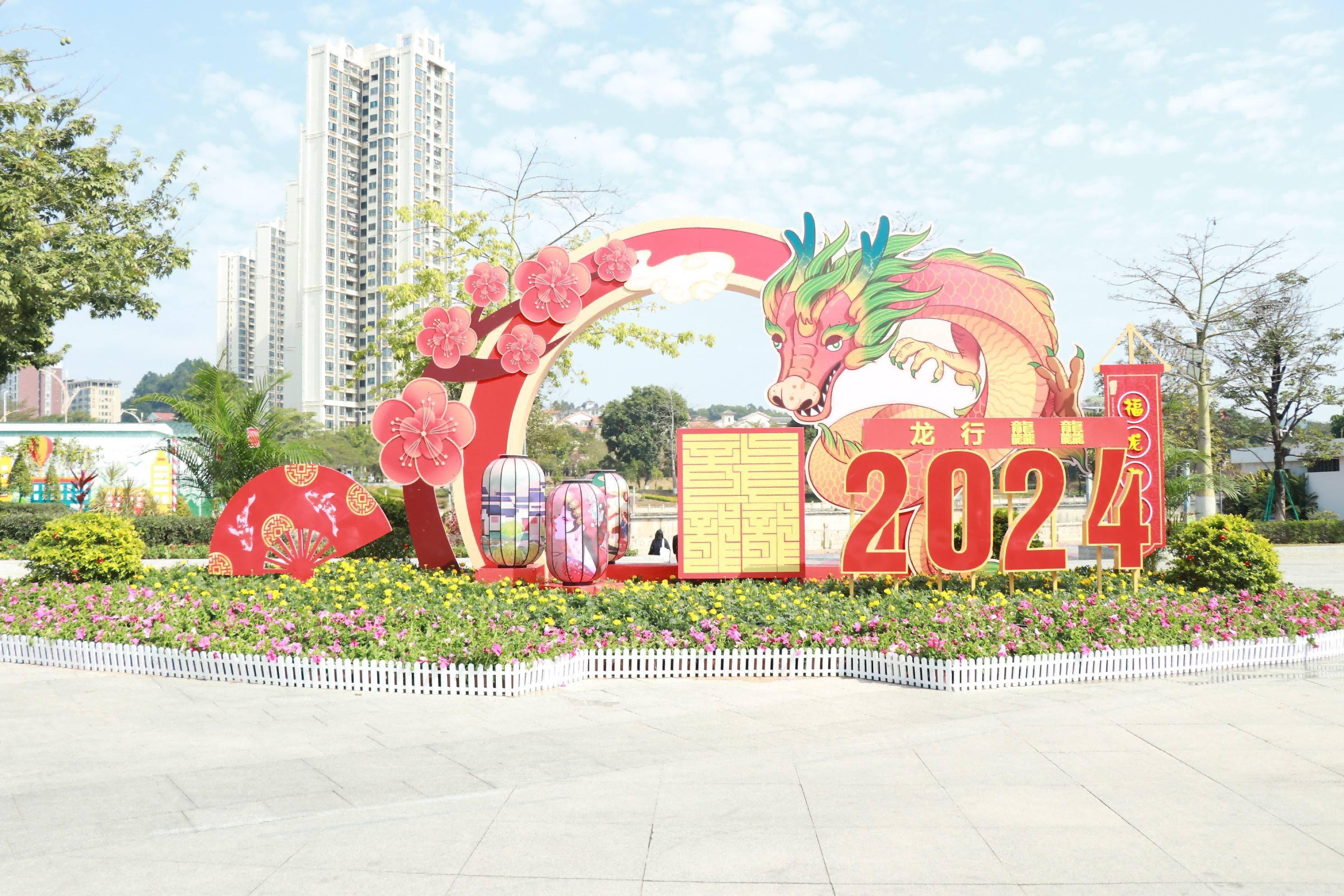 巨型龙灯,5万盆时花,东莞市中心广场春节花坛抢先看