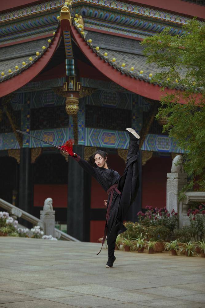 峨眉武术非遗传承人凌云:跨界给了我传播非遗武术的灵感_视频_中国